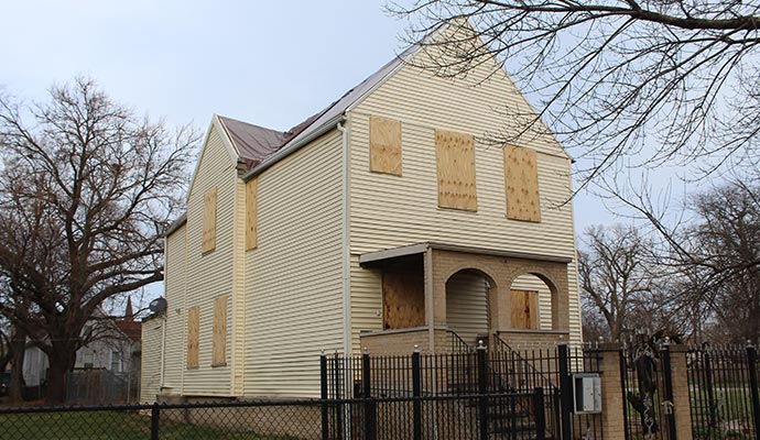 board up service on every window and opening after disaster