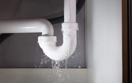 Leaking white water pipe